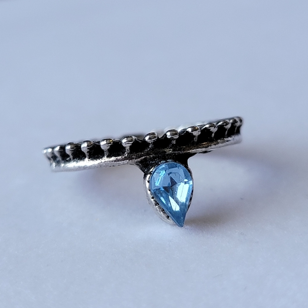 Blue Teardrop Rhinestone Dainty Silver Tone Crown Ring Size 5¾